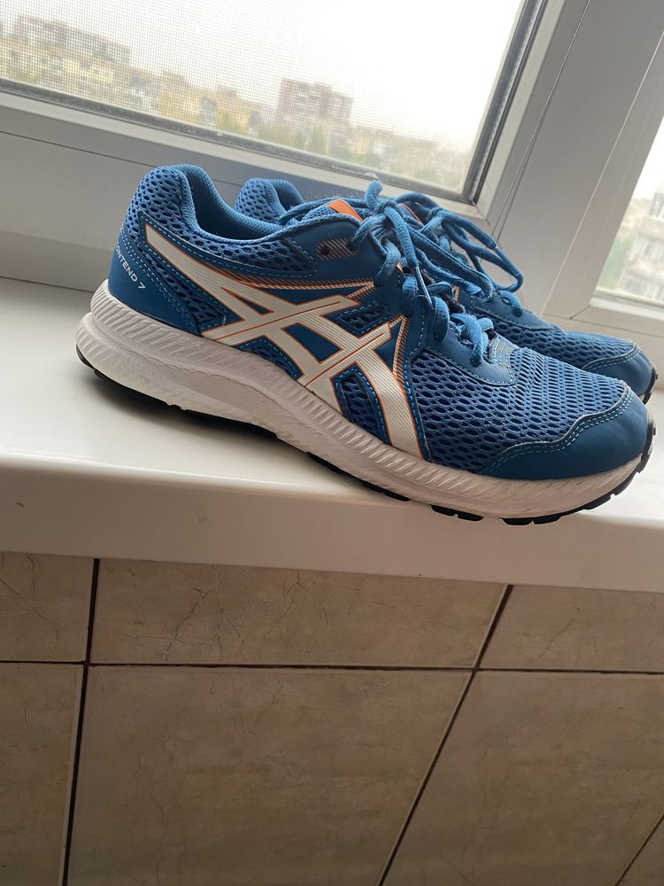 Кроссовки asics