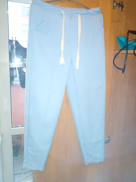 Костюм брючный новый