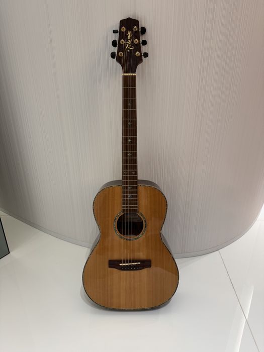 Guitarra acústica Takamine