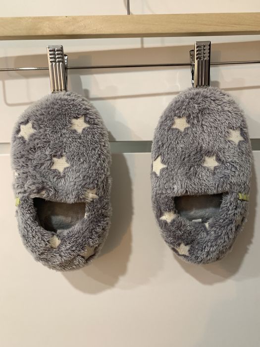 Nowe kapcie dla dziewczynki  28/29