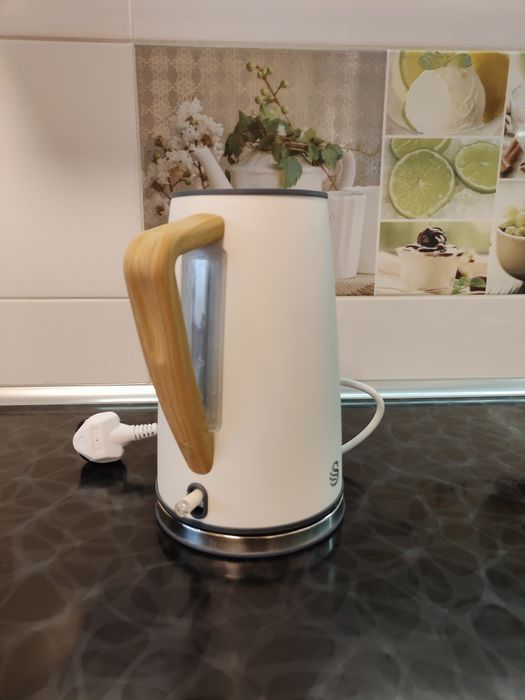 Електричний чайник Swan Nordic 2200 вт, швидке закіпання, інтер'єрний