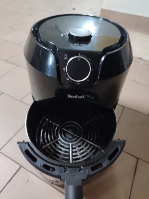 Air fryer Tefal preta