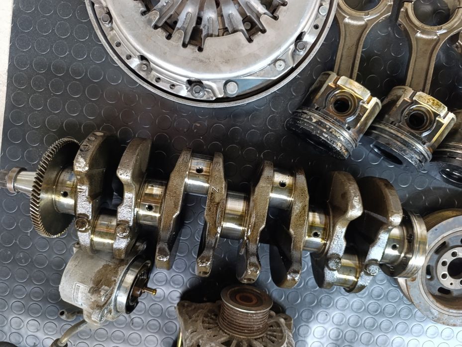 Колінвал демфер форсунки тнвд поршня Mazda 6 RF5 коленвал мазда 6 RF5