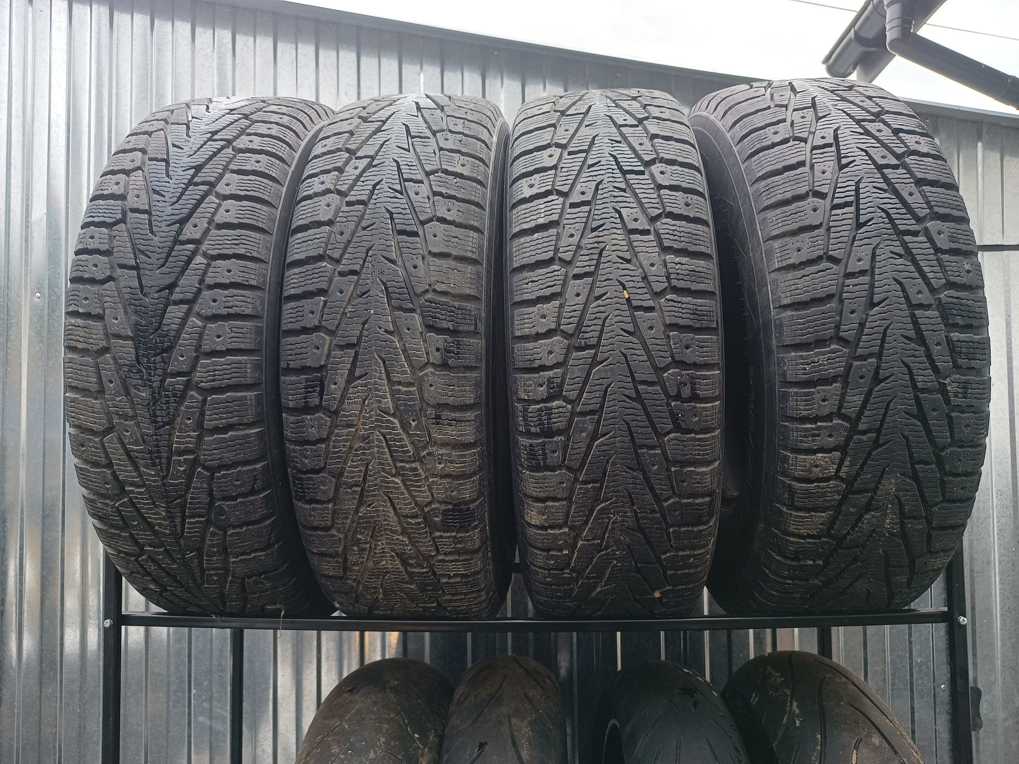 Opony Nokian 235/75-15 Vitara Jimmy samurai