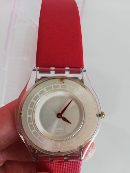 Relógio Swatch skin vermelho