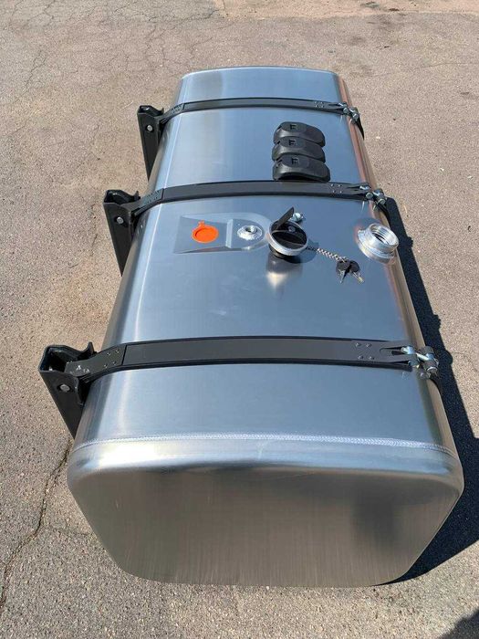 Паливні баки для тягачів Mercedes/Мерседес Якість Надійність Доставка