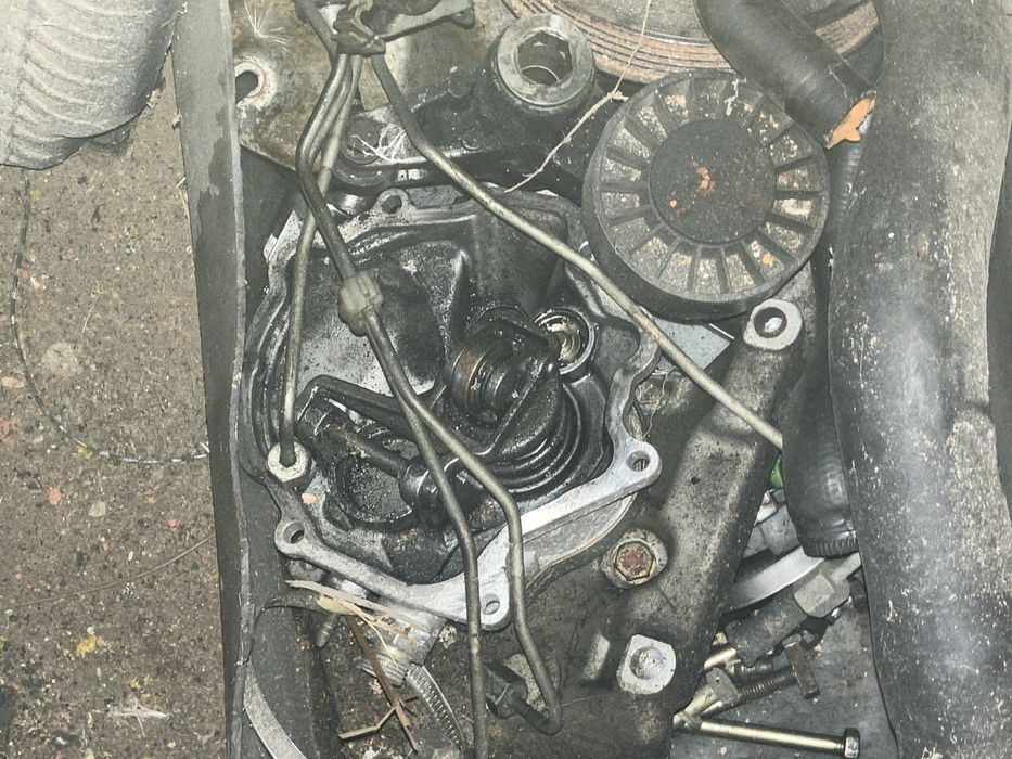 Motor w 202 , 220D, a cabeca foi retificada à 10000km