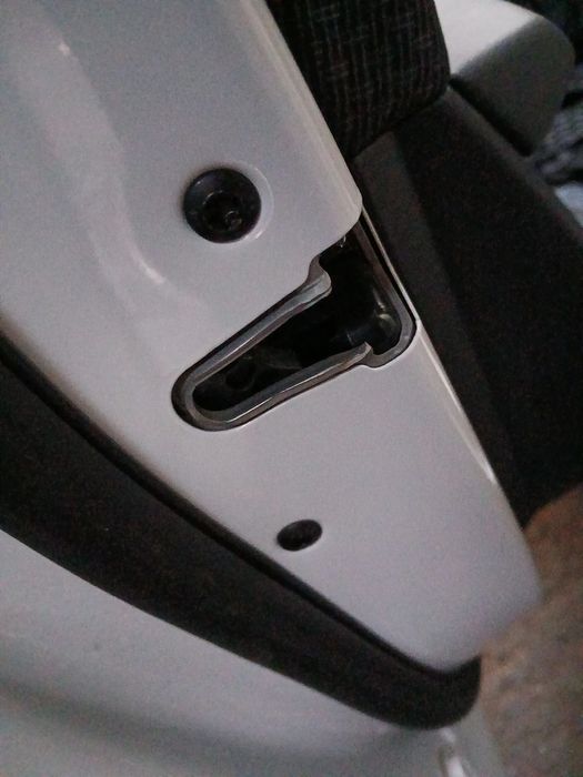 Fechadura / fecho porta frente esquerdo BMW 1 (F40)