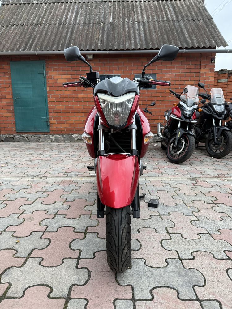 Suzuki GSR250 розмитнений