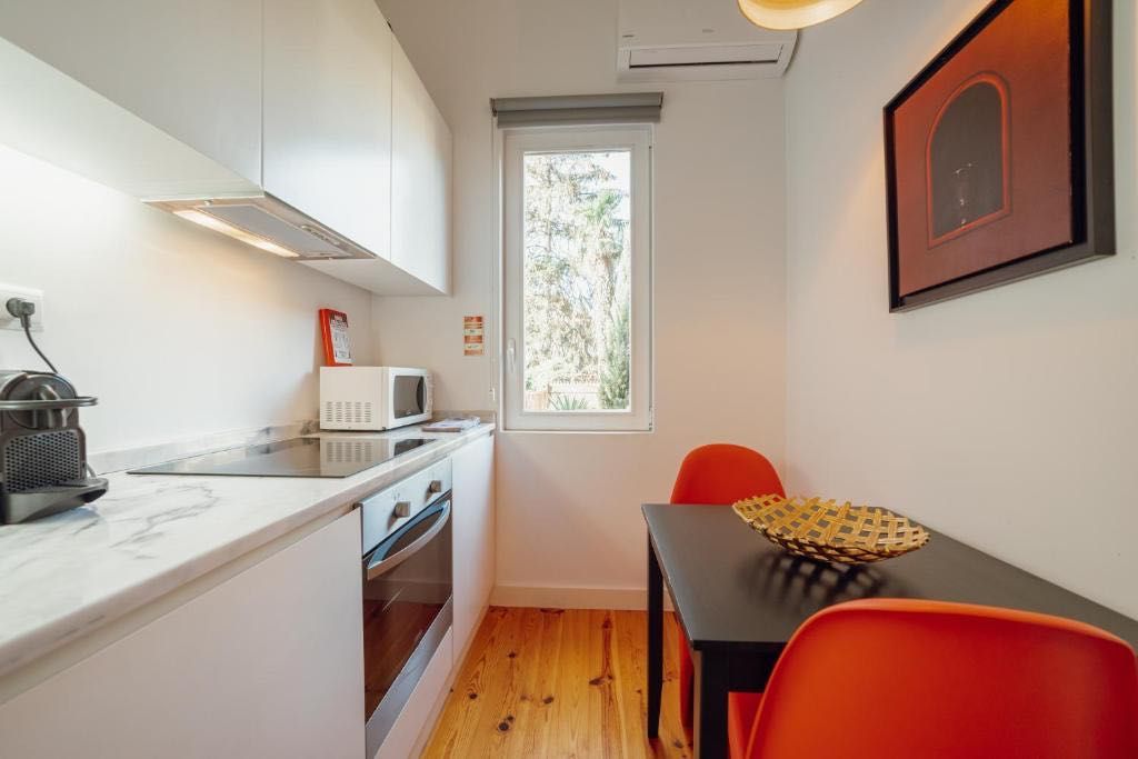 Arrendo T1 Centro do Porto - Apartamento Mobilado com Jardim