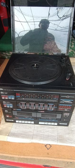 Програвач пластинок вініл.