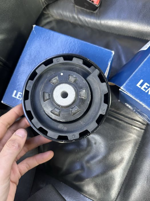 Задні амортизатори та опори BMW E39 седан