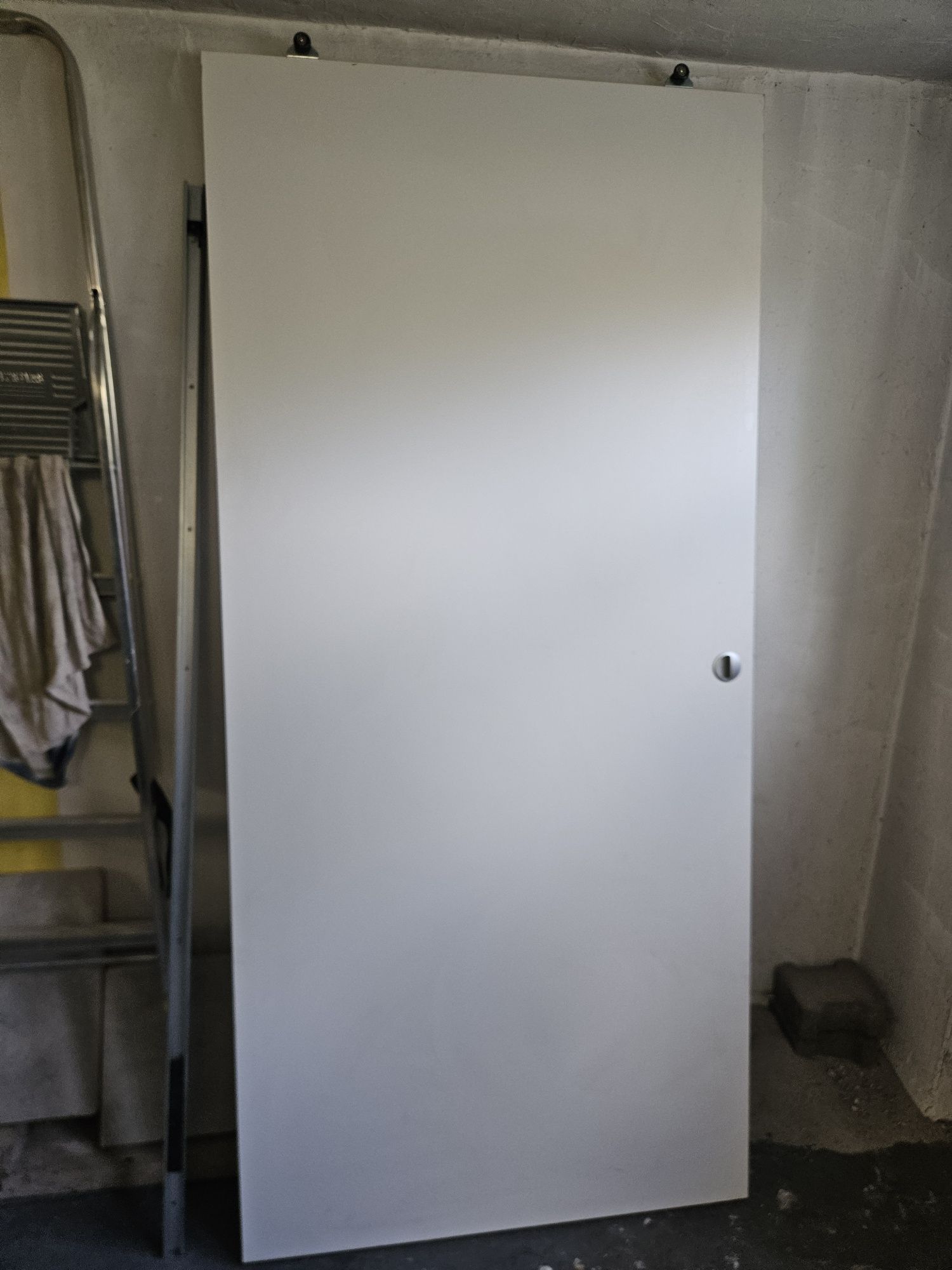 Drzwi przesuwne białe 207x95 + szyna 186cm
