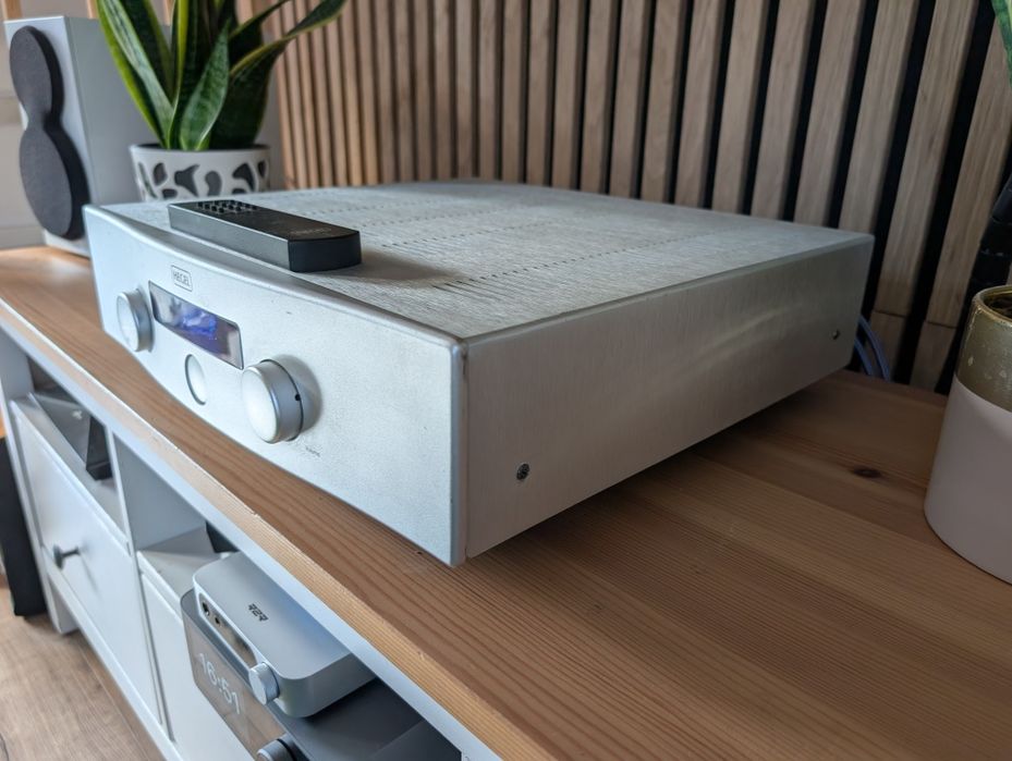 Wzmacniacz zintegrowany Hegel H100