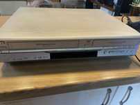 Nagrywarka VHS -DVD firmy JVC DR-MV55U