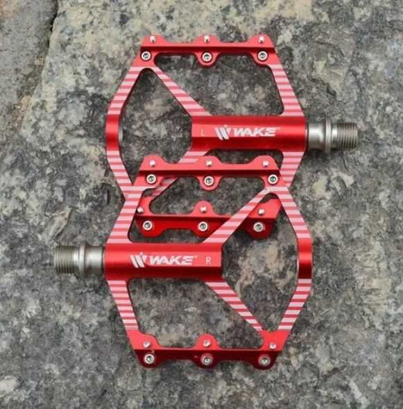 Pedały aluminiowe WAKE platformowe rowerowe czerwone DH Fr Enduro Dirt