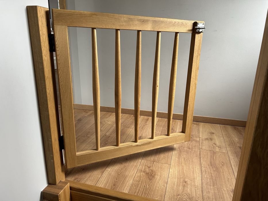 Barierka bramka zabezpieczająca na schody