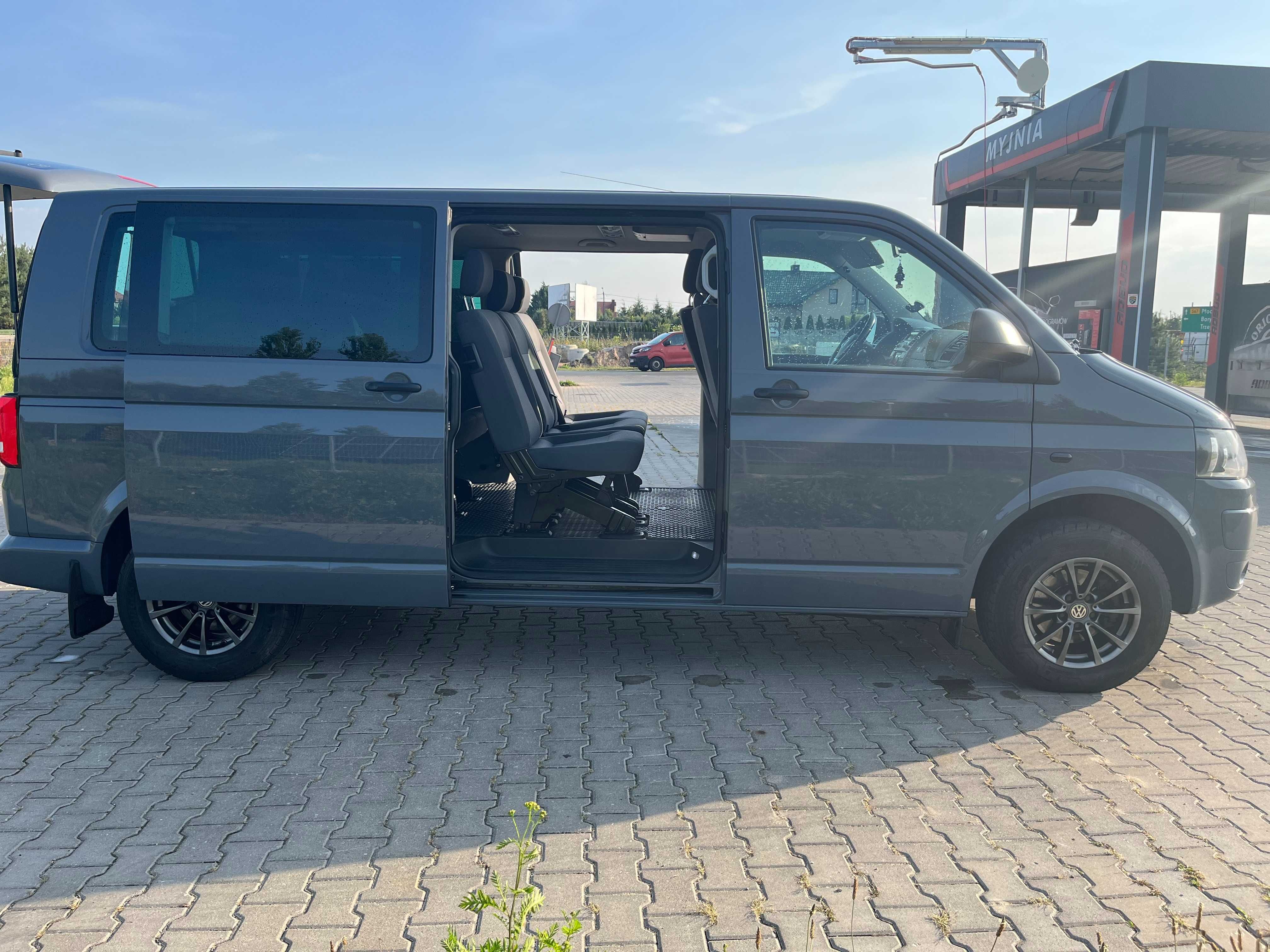 Volkswagen Caravelle 2.0 140km,9 osobowy Long.