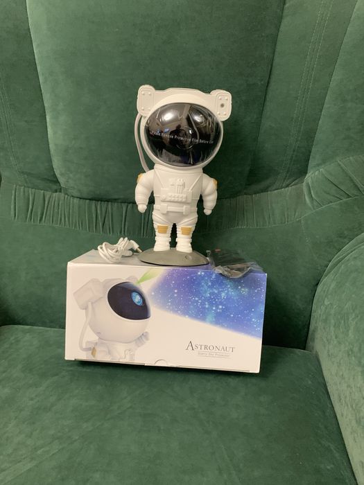 Нічник космонавт  ОПТ 12 шт Великий Астронавт - проектор зоряного неба