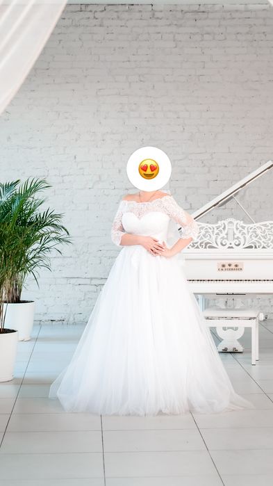 Весільне плаття білого кольору