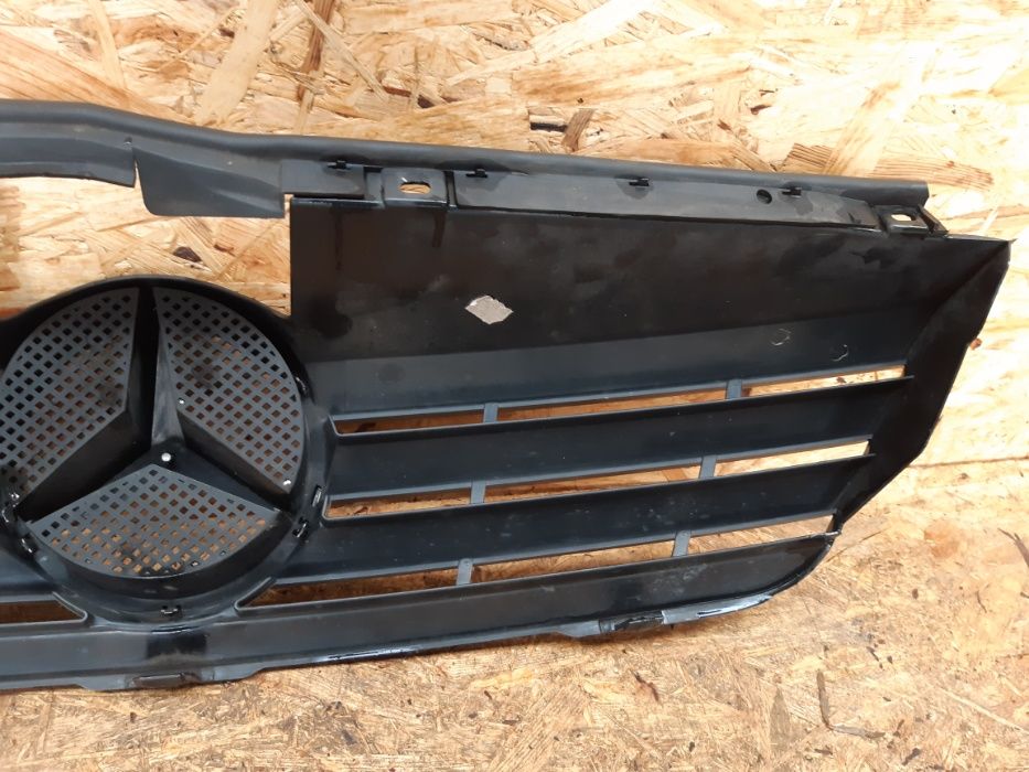 Grill/ atrapa/ kratka zderzaka Mercedes Vaneo