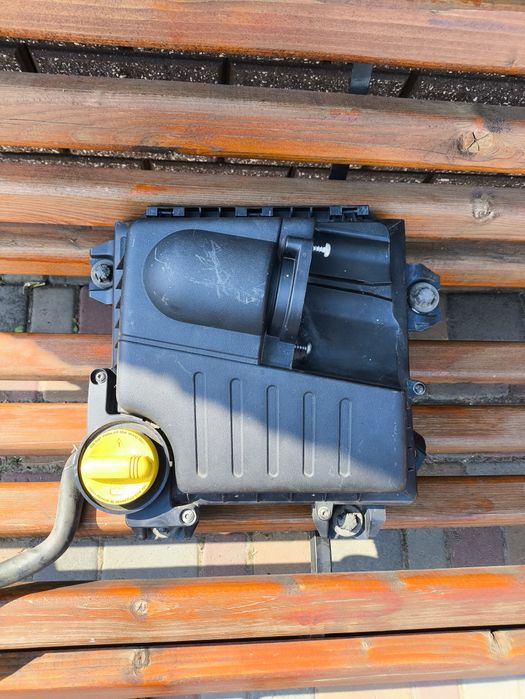 Корпус повітряного фільтра Renault Trafic торг2.0