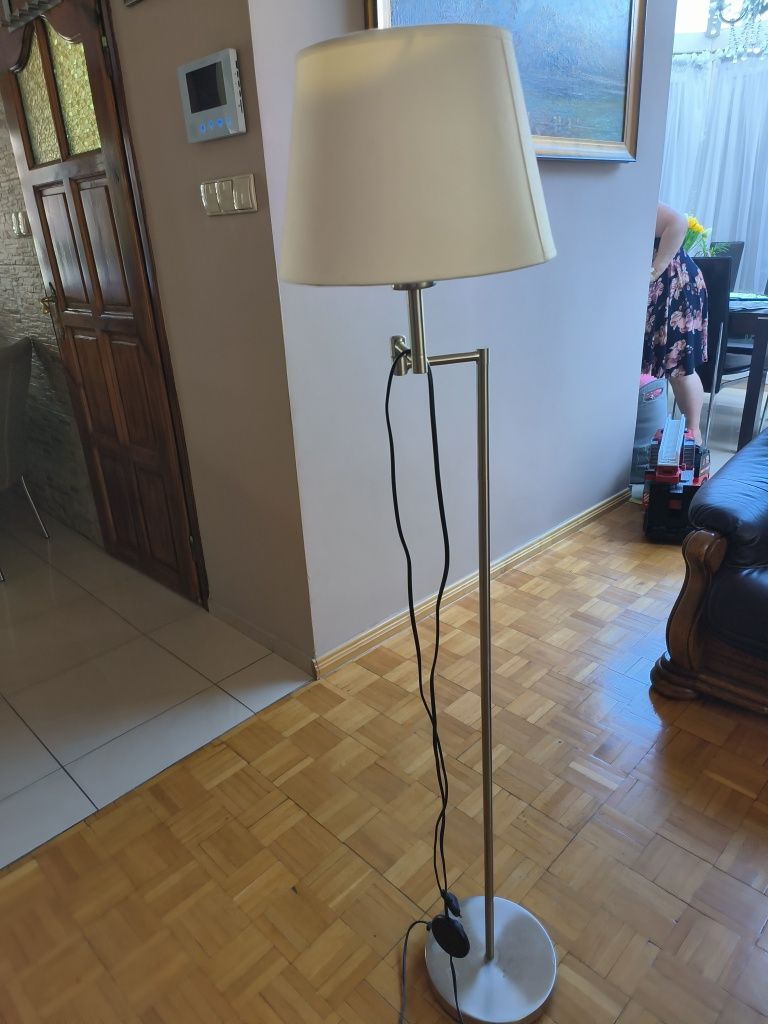 Lampa stojąca metalowa