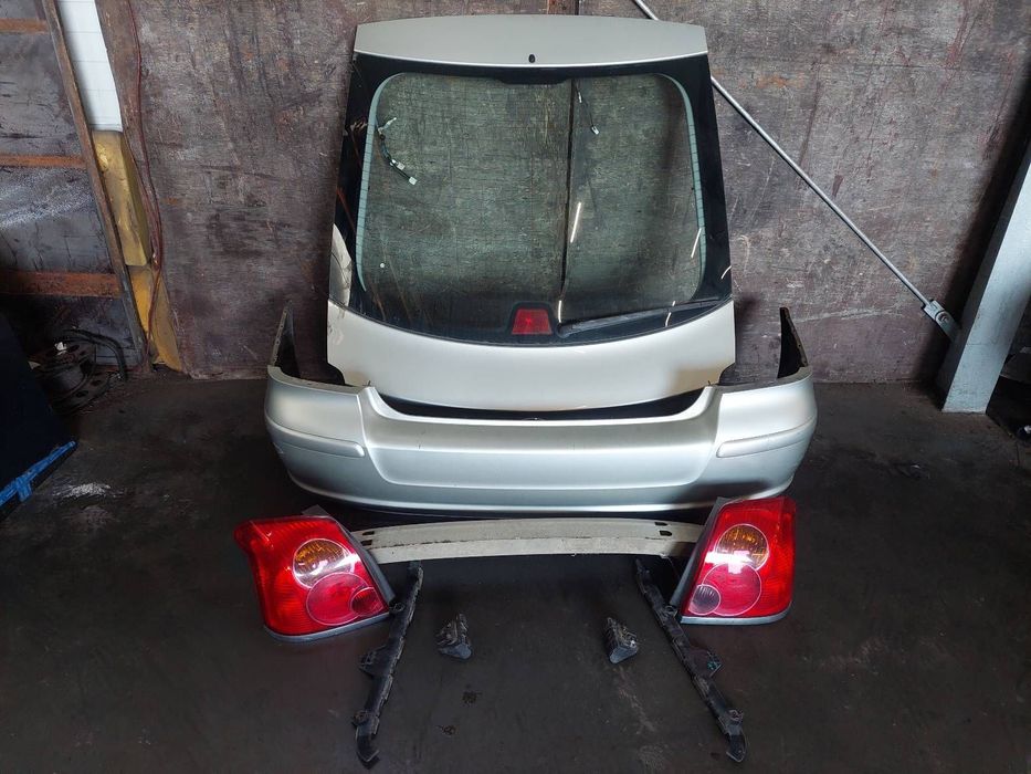 KOMPLETNY TYŁ KLAPA BAGAŻNIKA ZDERZAK TYŁ LAMPY AVENSIS T25 HB 1C0