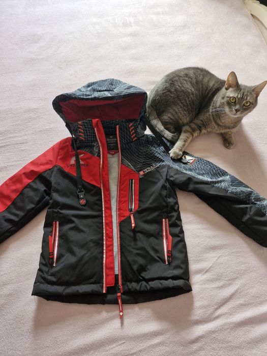 Продам курточку на хлопчика 116см