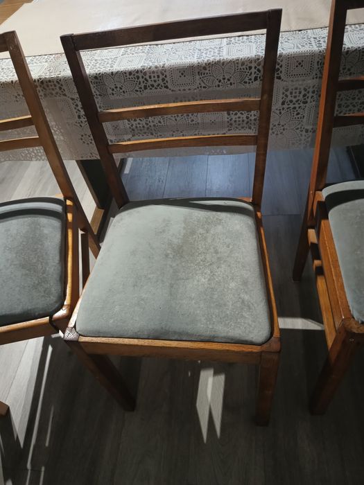 Krzesła po renowacji