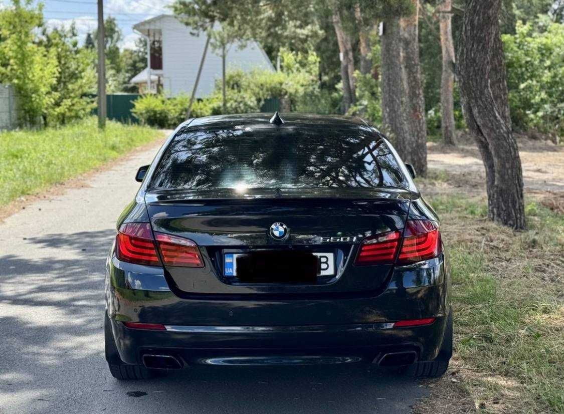 BMW 550i 2011 рік