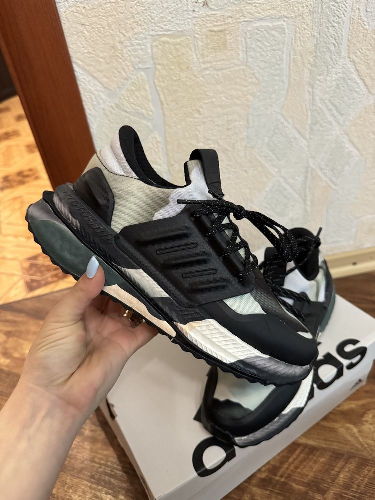 Кроссовки Adidas boost женские