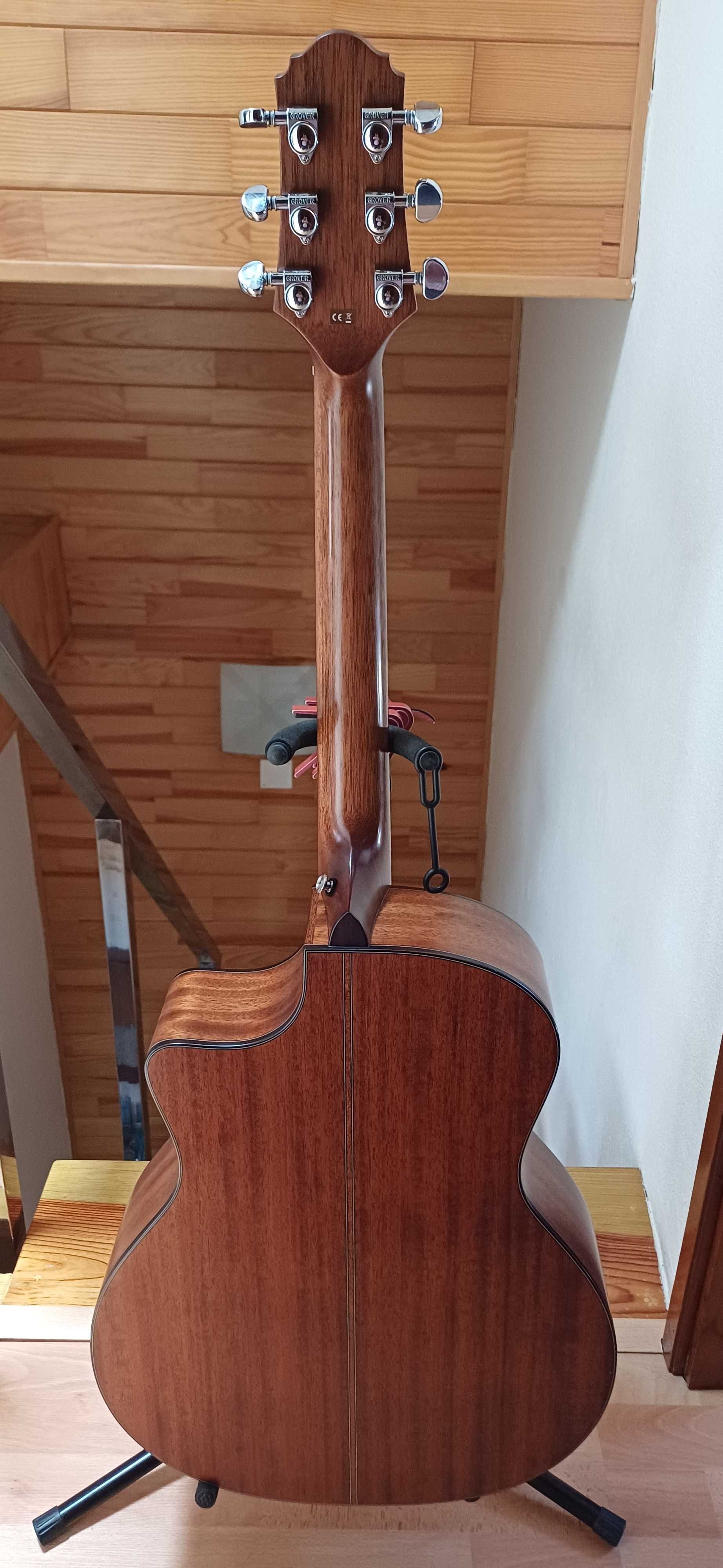 GUITARRA CRAFTER MLG MAHO  CE s marcas  uso  imaculada valor 900 €