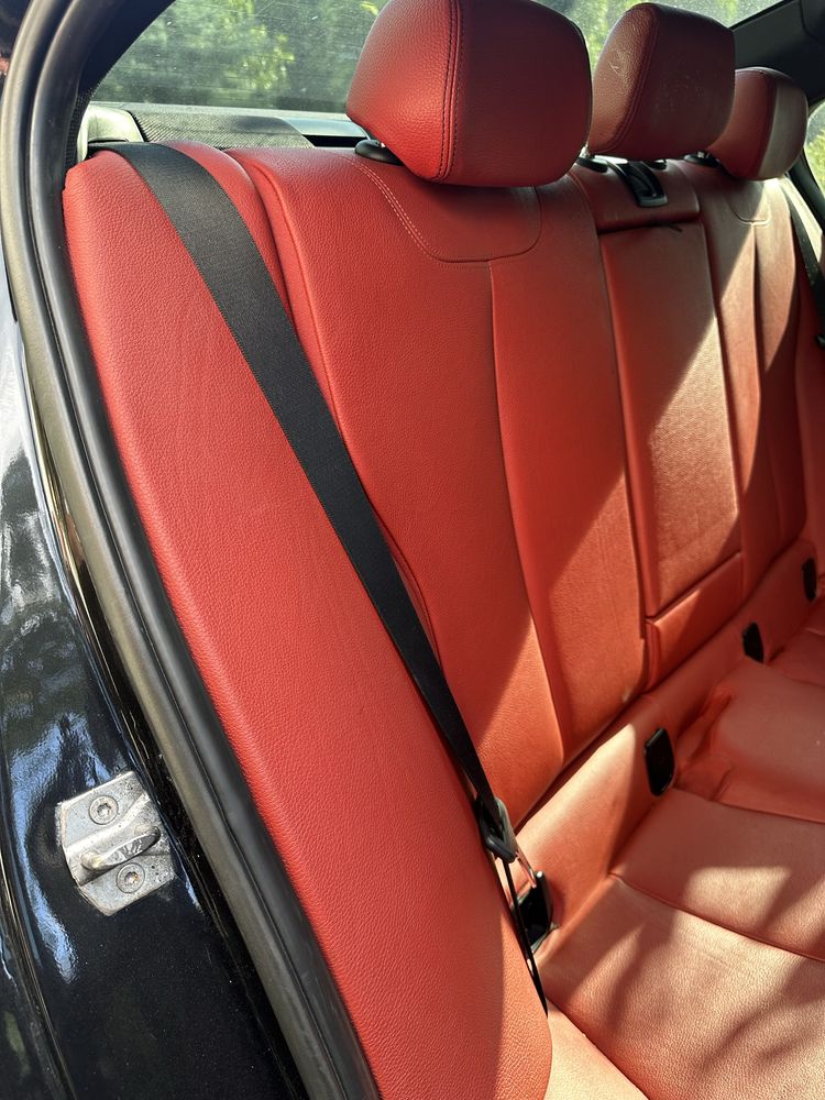 Салон сидения на БМВ Ф30 BMW F30
