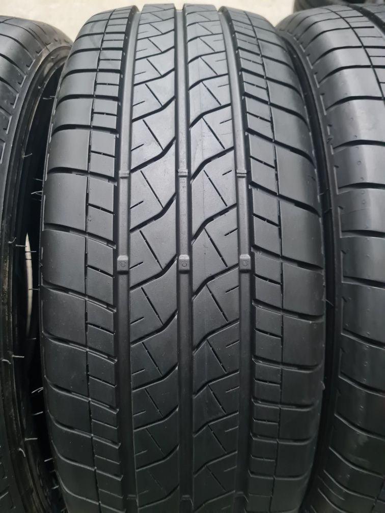 215/60R17C Bridgestone  Duravis R660.