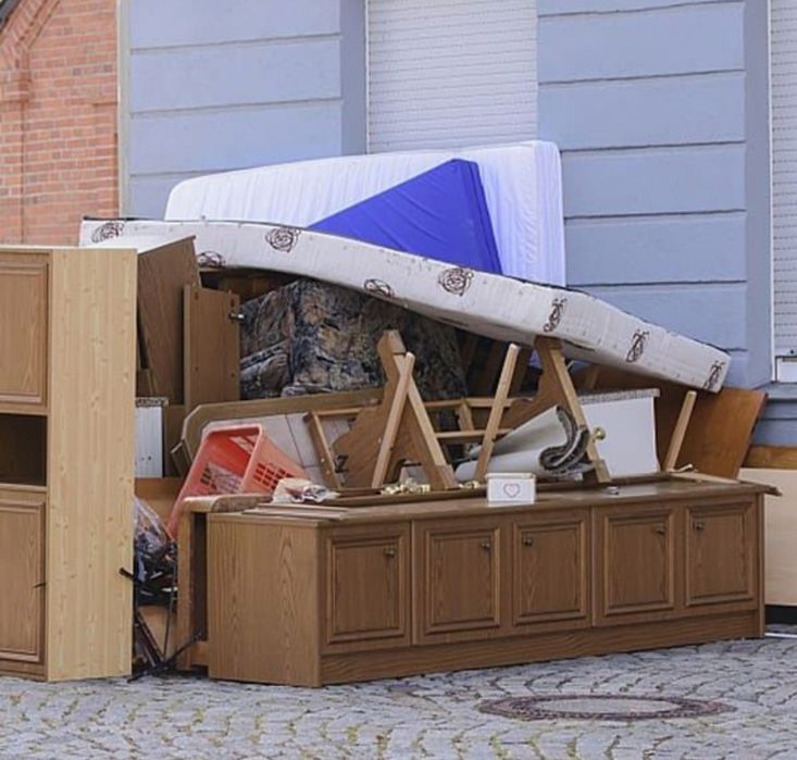 Sprzątanie-opróżnianie domów, mieszkań, piwnic , garaży, strychów