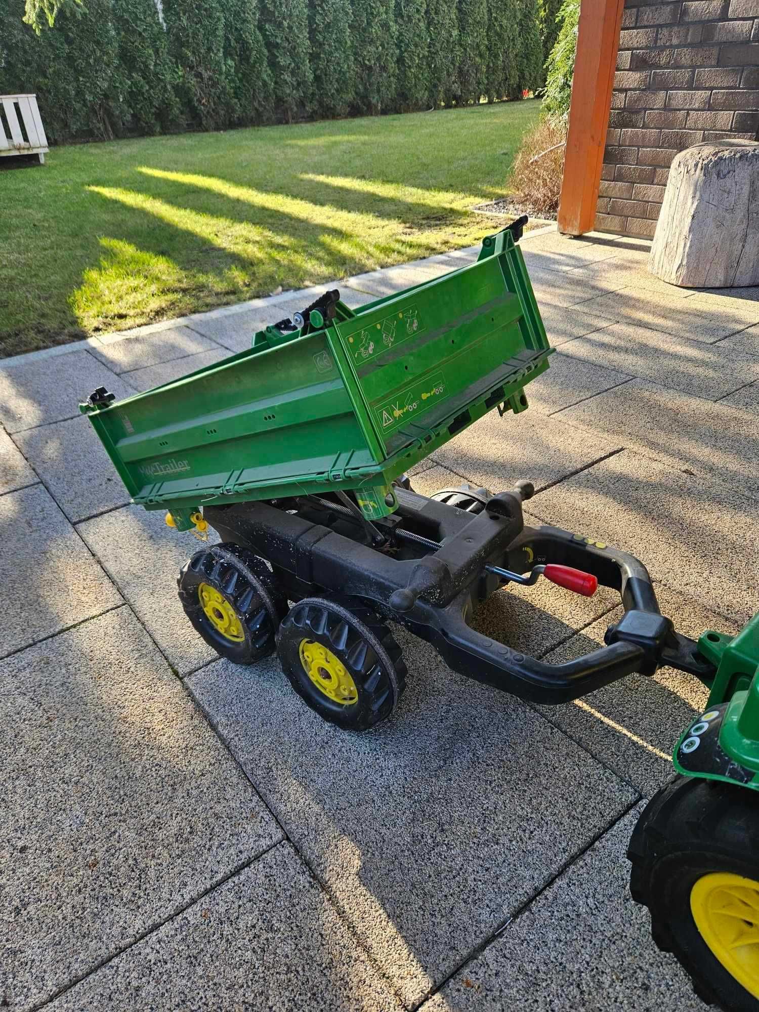 Traktor JOHN DEERE z przyczepą + JEEP GRATIS