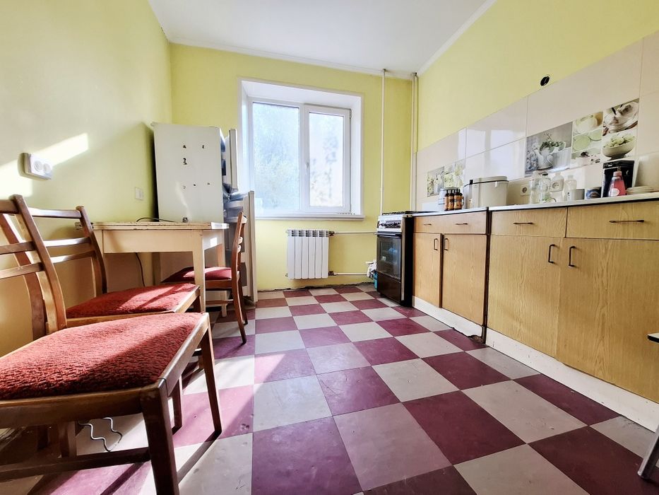 Продам 2-х ком. квартиру  2/9 ул. Героев 55 Бригады