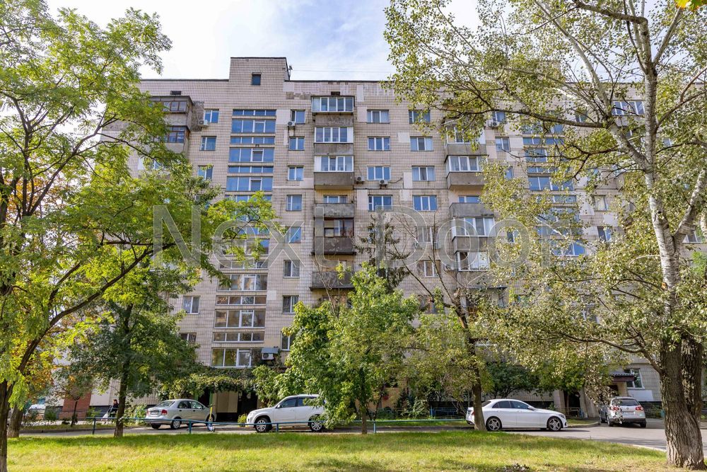 БЕЗ% Оболонь, Архипенка (Мате Залки) 12/3, - 3к. кв.цегла, не кутова