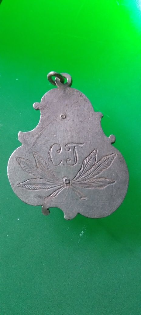 Srebrny medalion