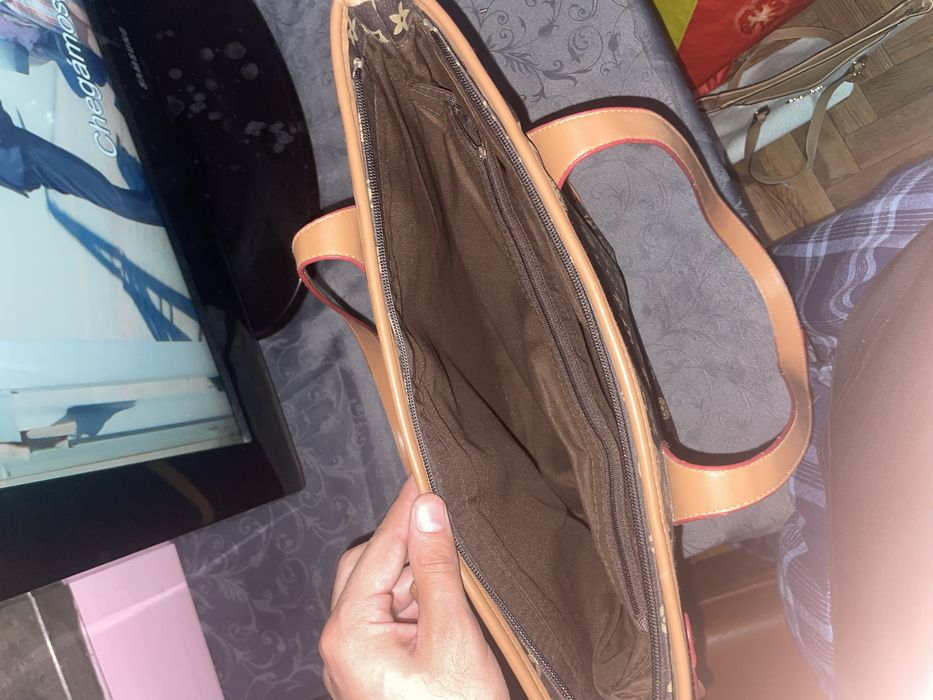 Mala estilo monograma(imitação) bom estado