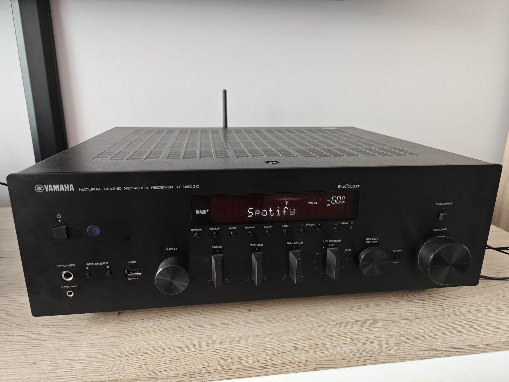 Amplituner YAMAHA  R-N803 D.