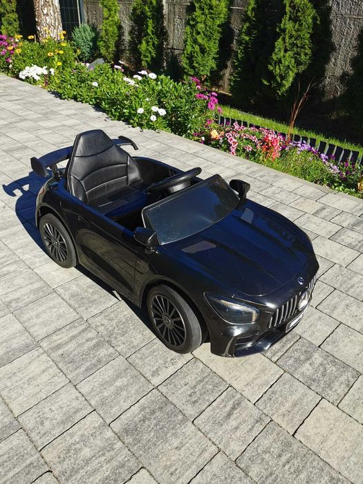 Elektryczny samochód dla dzieci Mercedes