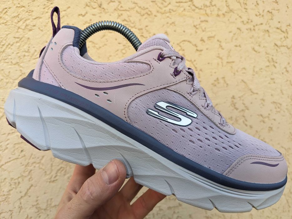 Skechers D'lux Walker 39 / 25см Женские беговые кроссовки