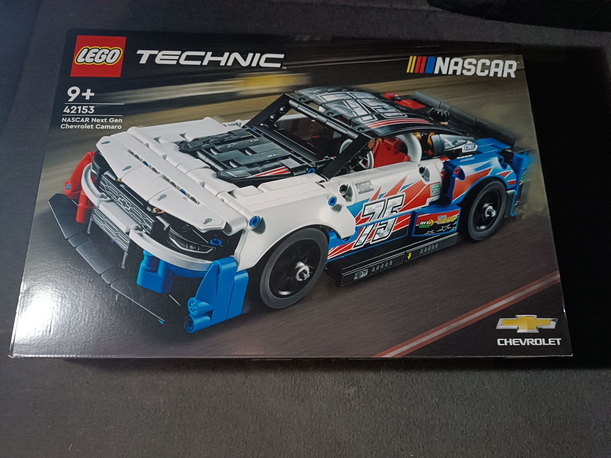 LEGO 42153 Technic Nowy Chevrolet Camaro ZL1 z serii NASCAR