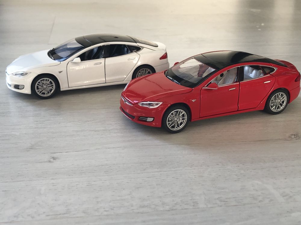 [EM STOCK] Tesla model S miniatura 1:32 (15cm)