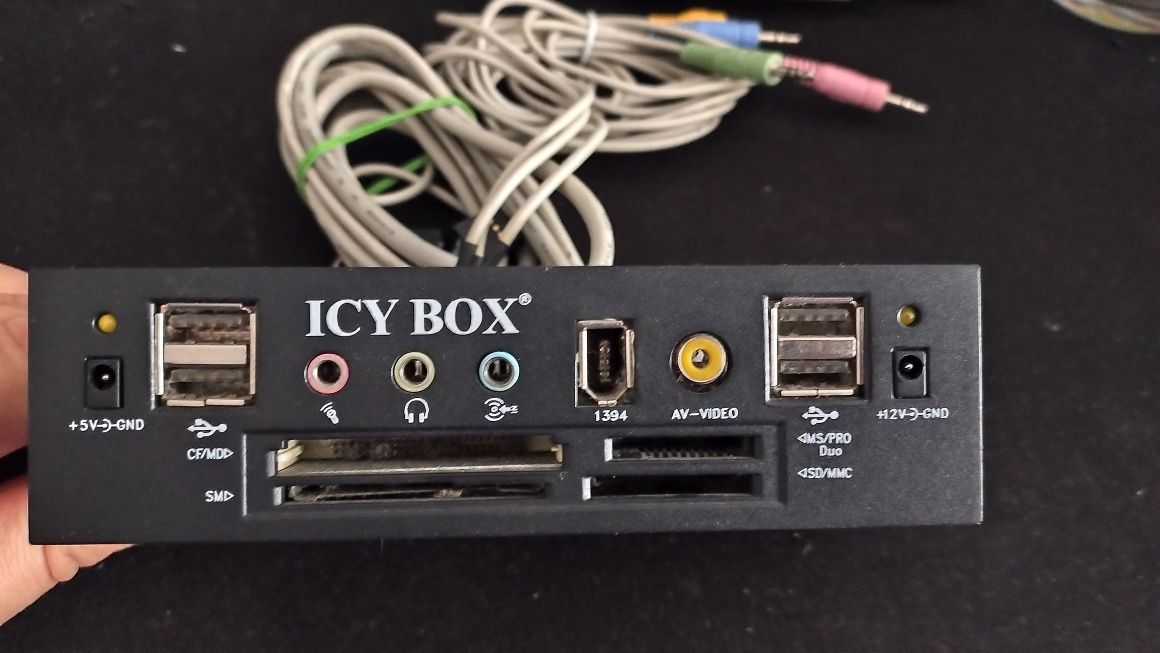 IcyBox IB-861 multimedialny doc 5.25"