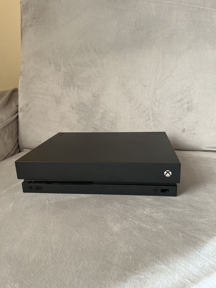 Obudowa xbox one x