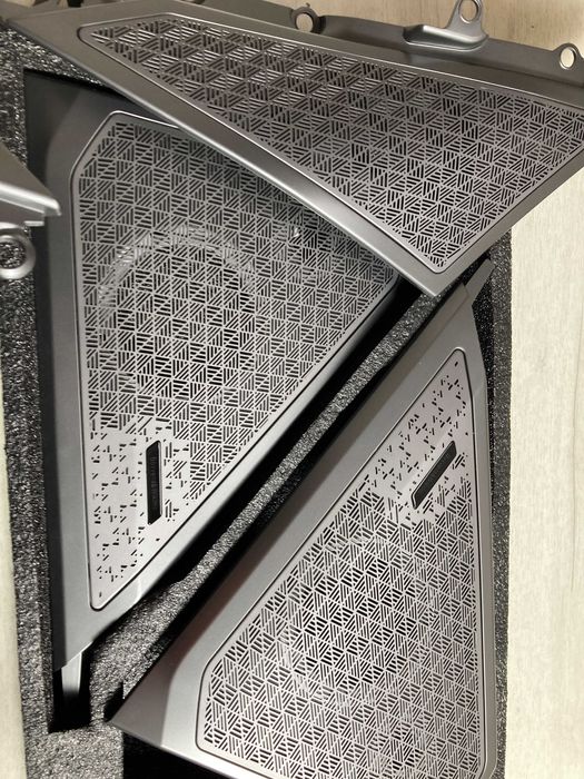Сетки на динамики(Bowers & Wilkins) на BMW 5 Series G60/G61 23-25год.