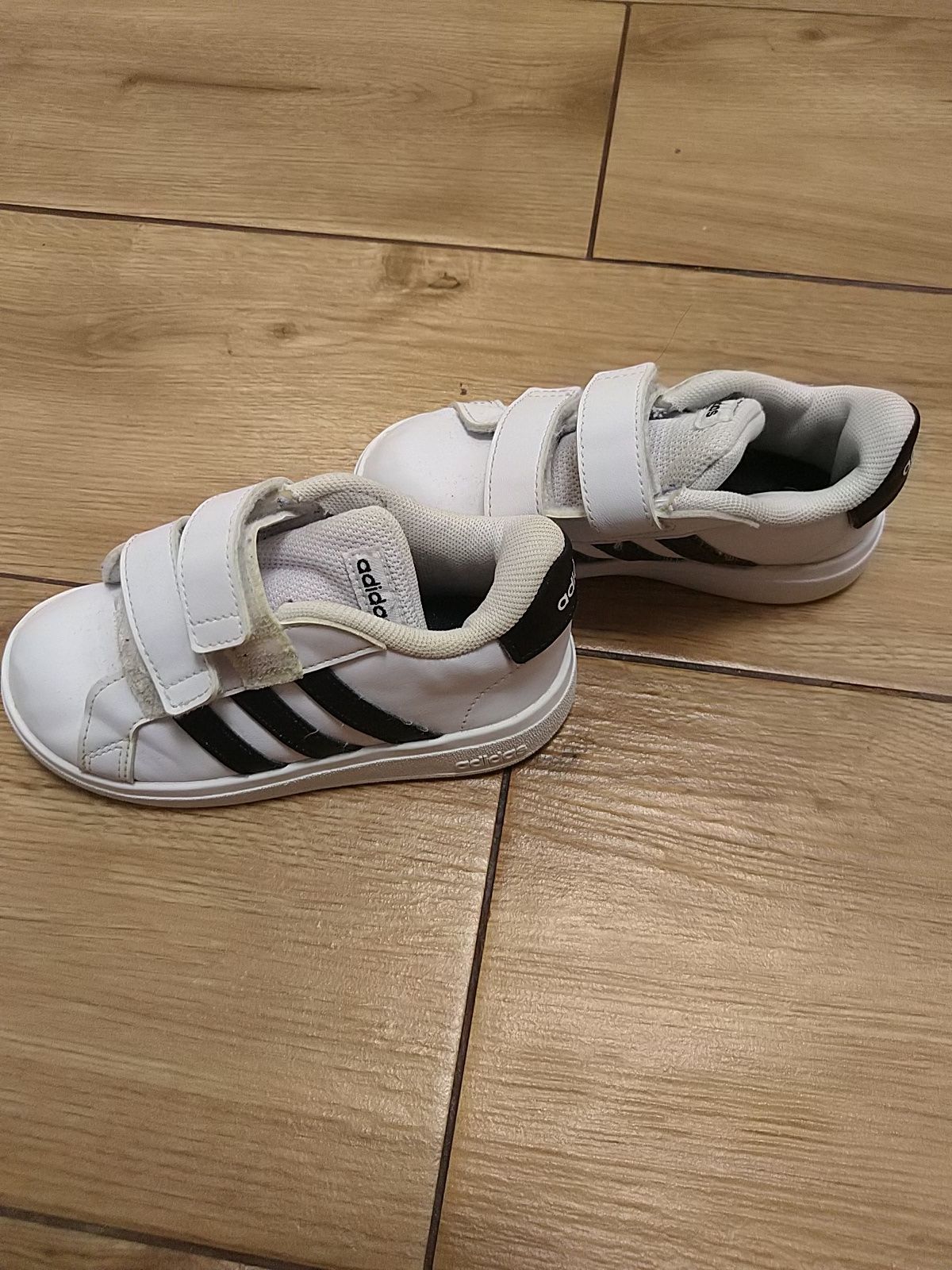 Sprzedam buty adidas rozmiar 26